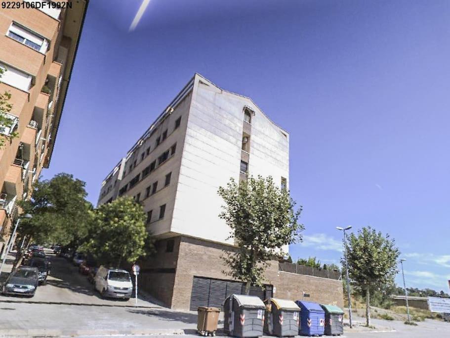 Duplex Con Piscina En Rubi Διαμέρισμα Εξωτερικό φωτογραφία