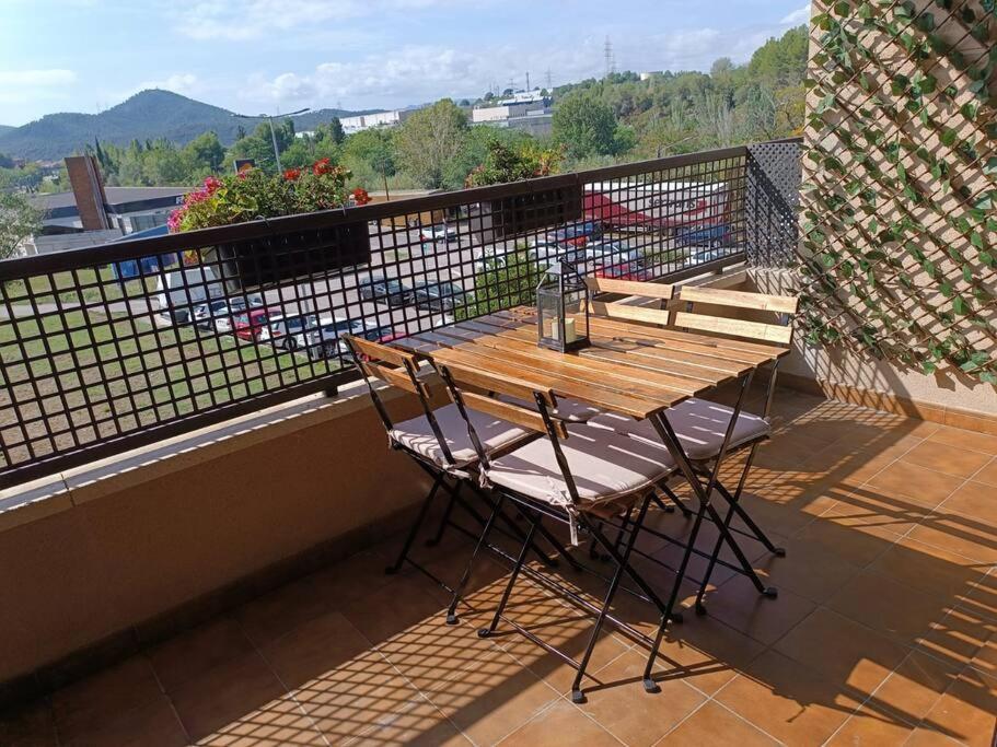 Duplex Con Piscina En Rubi Διαμέρισμα Εξωτερικό φωτογραφία
