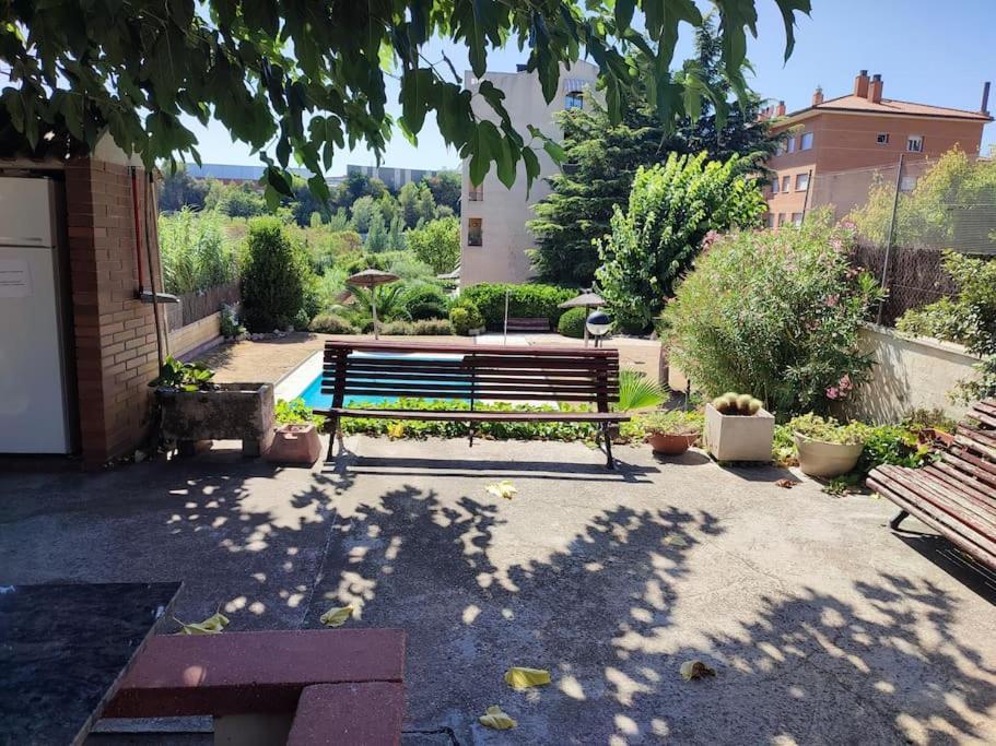 Duplex Con Piscina En Rubi Διαμέρισμα Εξωτερικό φωτογραφία